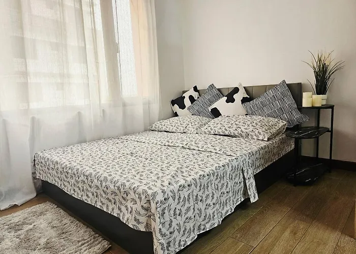 Apartamento Paseo Pinas - Sleeps 2 Adults 2 Children